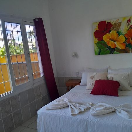 Hostel Damaris Πουέρτο Ιγκουασού Εξωτερικό φωτογραφία